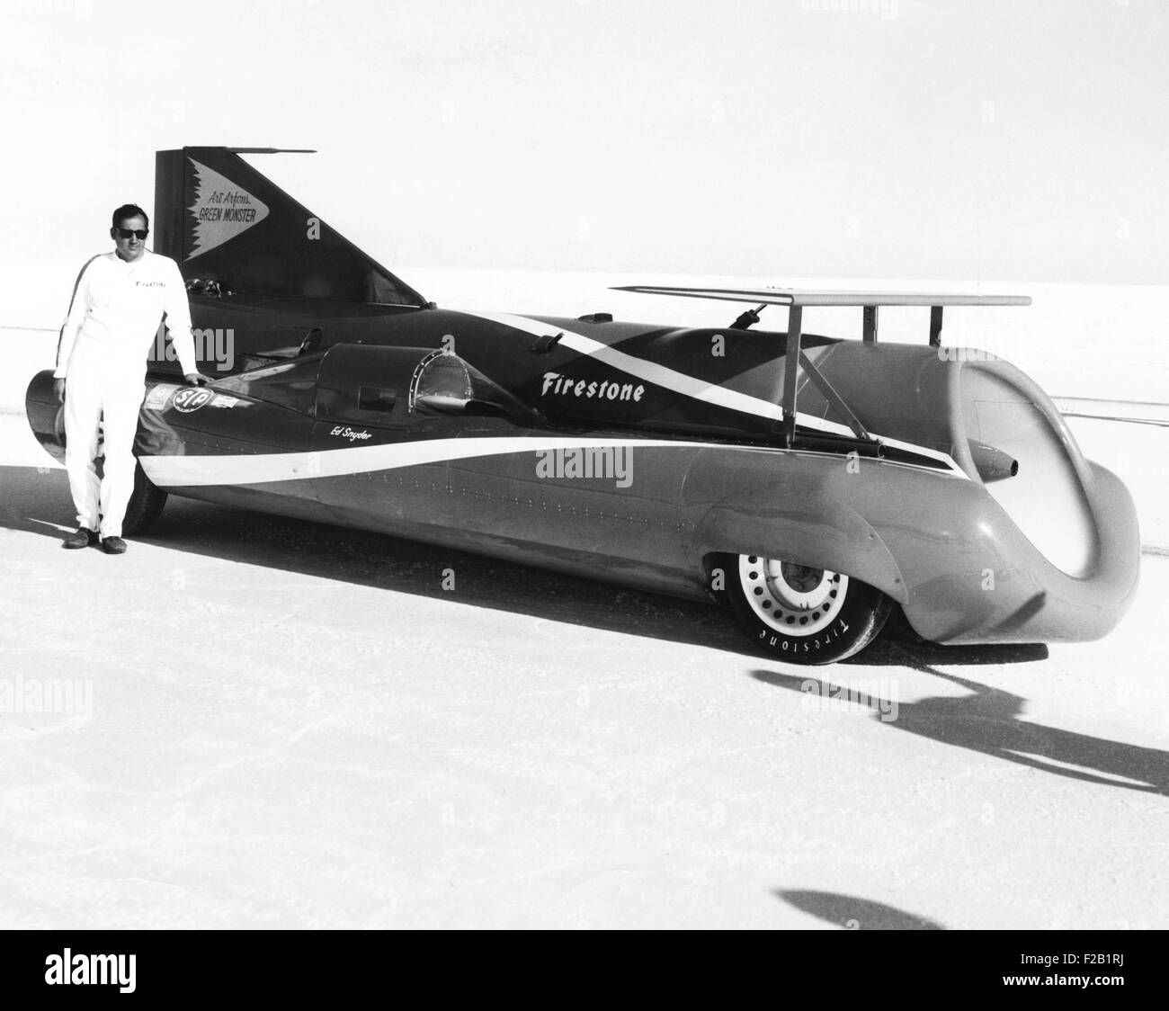 Art Arfons auf den Bonneville Salt Flats mit seiner "Green Monster" jet-Auto. Er würde drei Land Geschwindigkeits-Weltrekorde zwischen 1964 und 1965 eingestellt. (CSU 2015 7 422) Stockfoto