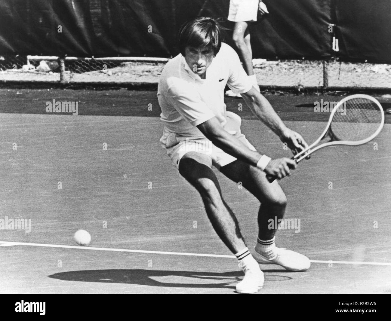 Charles Pasarell, Jr. Puerto-ricanischer Tennisspieler im April 1975. Er Rang in den Top Ten der US-Tennisspieler seit 10 Jahren Rang US Nr. 1 im Jahr 1967. (CSU 2015 8 498) Stockfoto