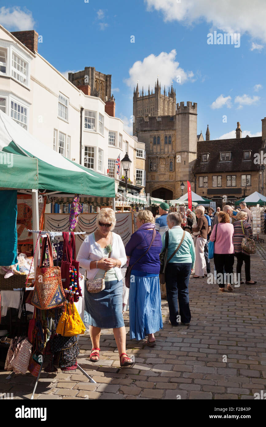 Brunnen-Markt, Marktplatz, Wells, Somerset, Somerset an einem sonnigen Tag im August, West Country England UK Stockfoto