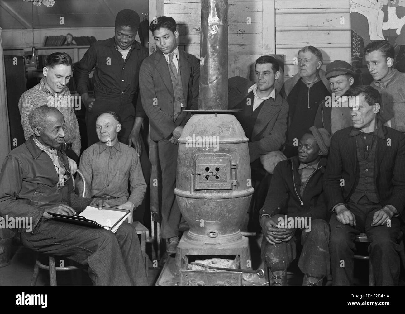 Arbeitslose Bergleute bei Scott Frauenlauf, West Virginia, März 1937. Sie sind wahrscheinlich auf einer Sitzung des Bündnisses Betriebsrat, ein Outreach-Programm der linken Organisationen wie die kommunistischen und sozialistischen Parteien. Foto von Lewis Hine. -(BSLOC 2015 1 175) Stockfoto