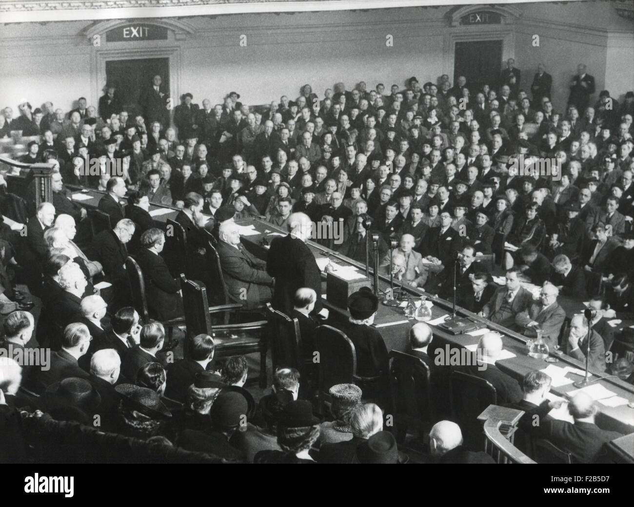 Premierminister Winston Churchill an der Sitzung der konservativen Partei. Central Hall, Westminster, 15. März 1945. - Stockfoto