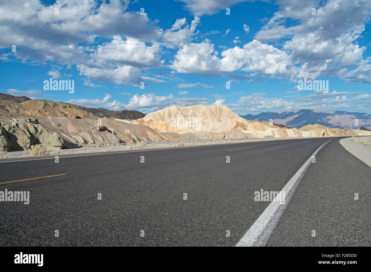 Highway 190, Furnace Creek, Death Valley, Kalifornien Stockfoto
