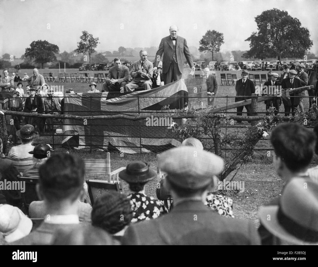 Winston Churchill anlässlich Theydon Bois, Essex, 27. August 1938. Churchill sagte, dass der gigantische Bundeswehr eine Gefahr für den Weltfrieden. -(BSLOC 2014 17 31) Stockfoto