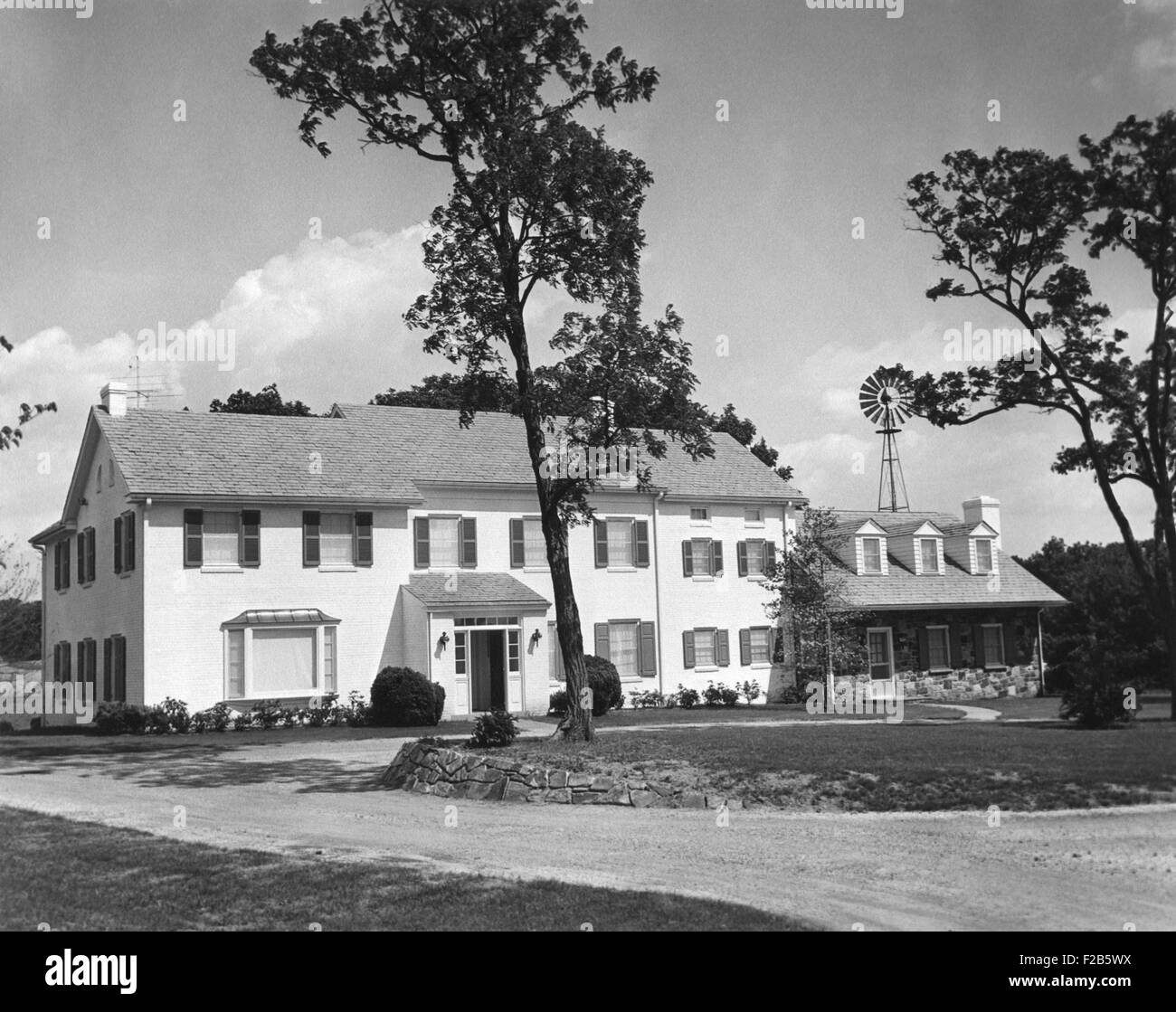 Präsident Eisenhower Haupthaus auf seiner Farm in Gettysburg. 3. Juni 1955. Das Gebäude wurde von 1953-55 zu einem Preis von $250.000 (Dies entspricht mehr als $ 2 Millionen im Jahr 2010) renoviert. -(BSLOC 2014 16 248) Stockfoto