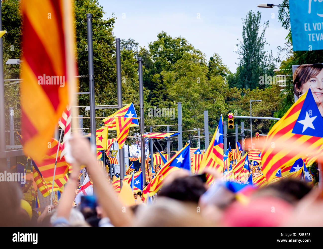Katalanische Unabhängigkeit Flaggen (Estelada) fliegen bei der Demonstration für die Unabhängigkeit in Barcelona Katalonien auf die Diada - Nationen Stockfoto