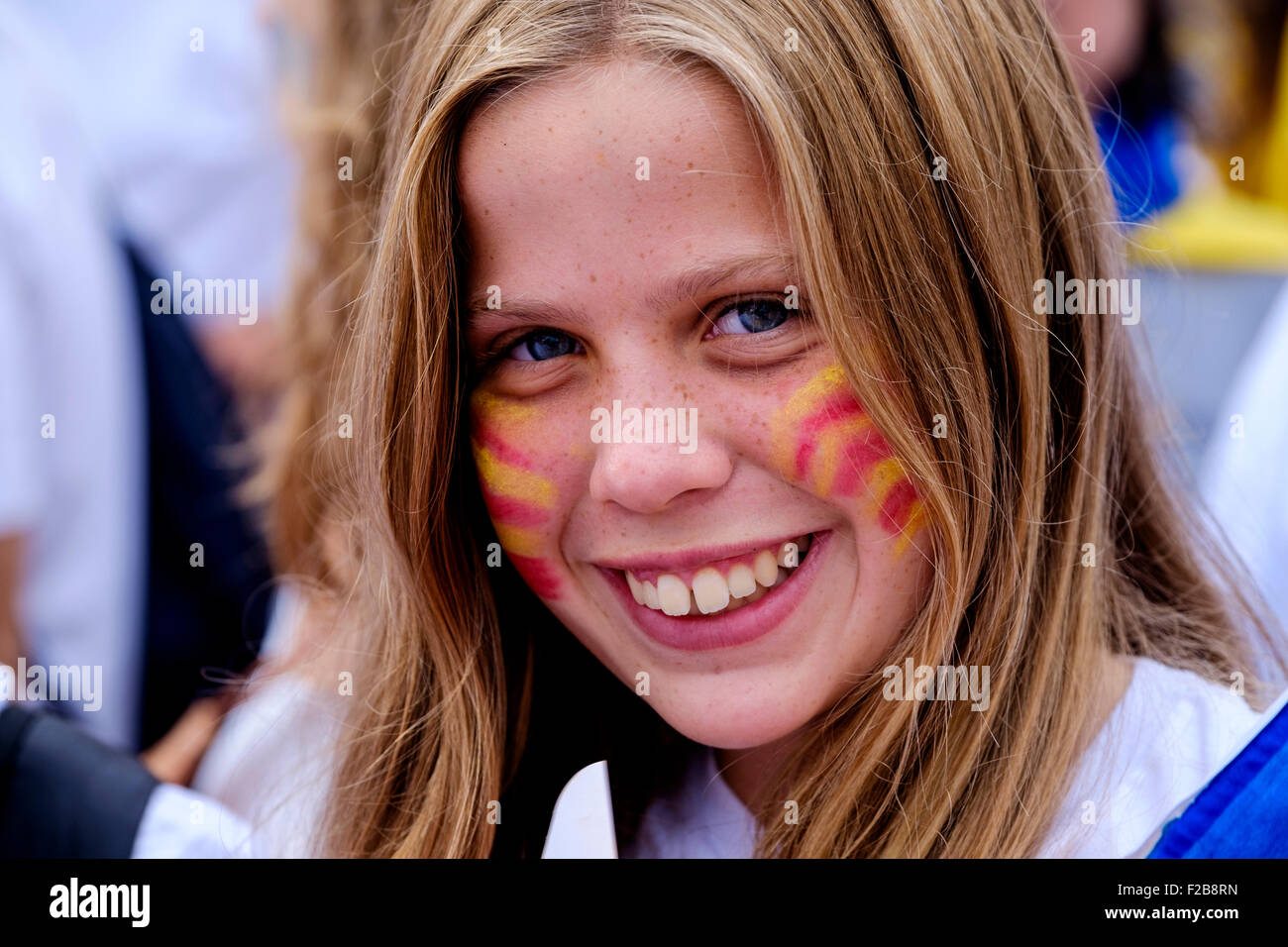 Ein junges Mädchen bei der Demonstration für die Unabhängigkeit in Barcelona auf der katalanischen Nationalfeiertag (Diada) 11. September 2015 Stockfoto