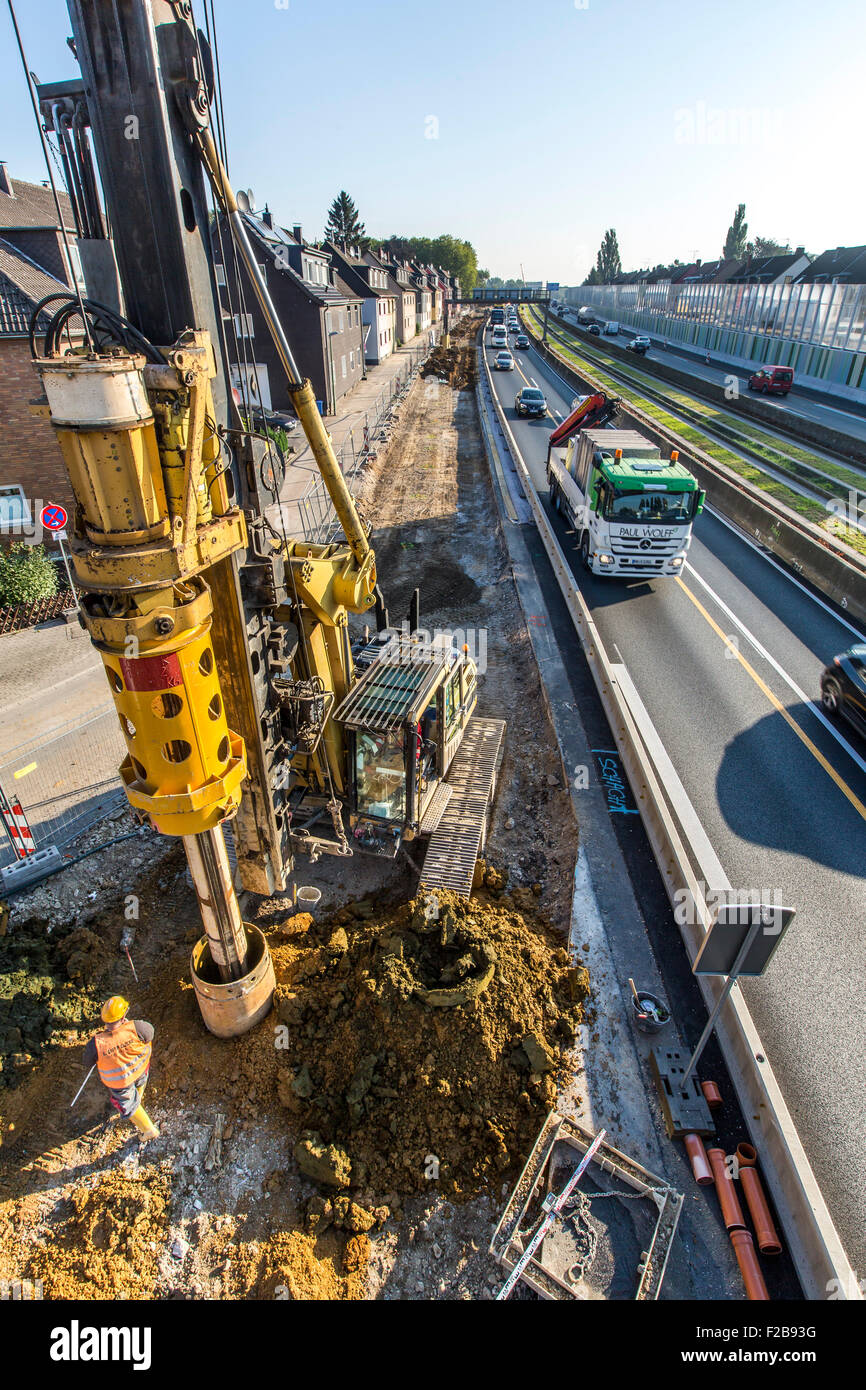 Bau Website, Autobahn, Autobahn A40 in Essen, Bau einer neuen Lärm Reduktion Mauer entlang der Autobahn, Stockfoto