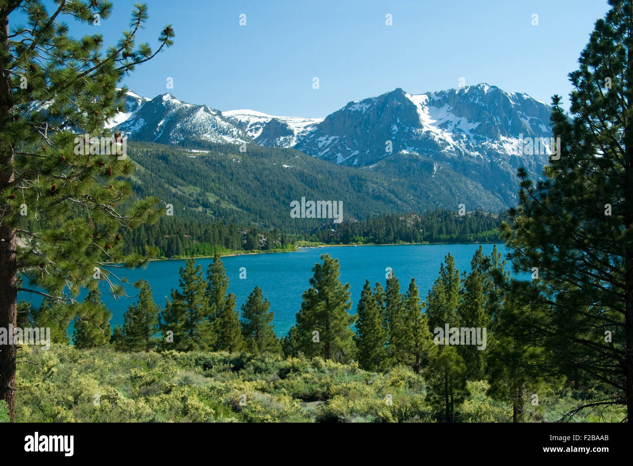 Blick auf die Juni See Schleife, in der Nähe von Yosemite Tioga Pass. Stockfoto