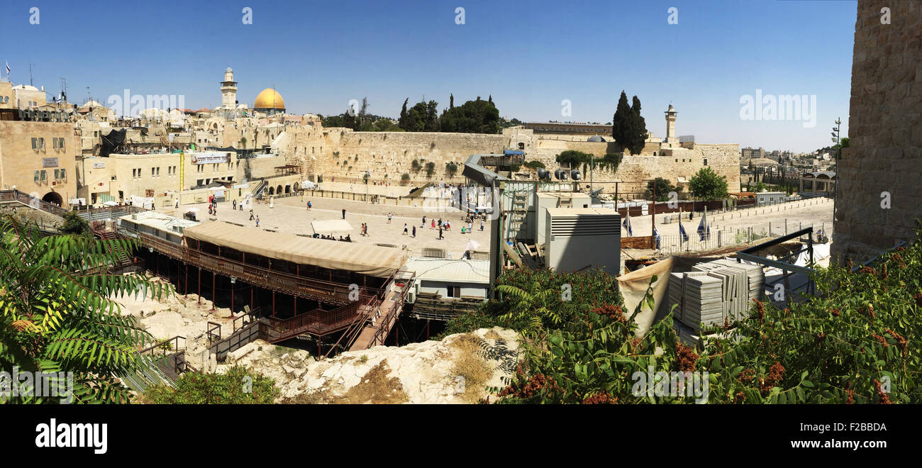 Israel, Heiliges Land, Wallfahrt: Panoramablick auf die Altstadt von Jerusalem mit der alten Mauern, Tempelberg, Klagemauer und der Felsendom Stockfoto