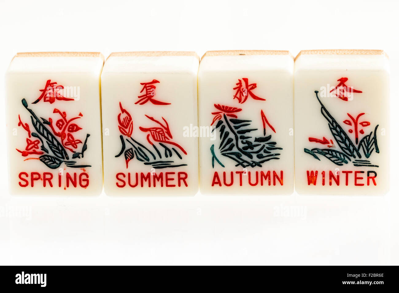 Malaysia oder Singapur, Mahjong, Saison Karten oder Fliesen, Frühling, Sommer, Herbst und Winter auf weißem Hintergrund. Stockfoto
