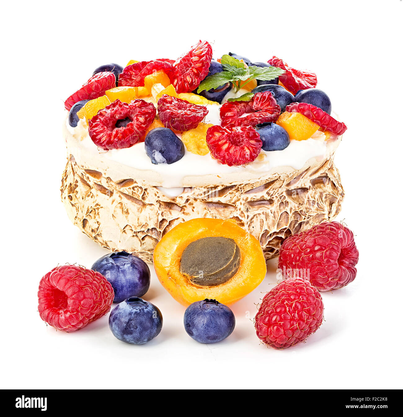 Dessert mit Joghurt und frischen Beeren isoliert. Stockfoto