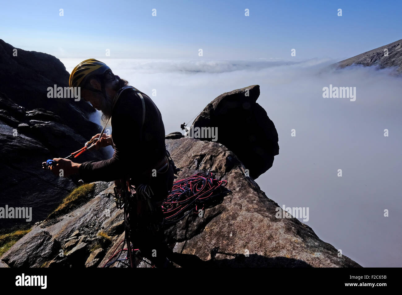 Bergsteiger auf der Cioch einen berühmten Felsen klettern auf Skye Cuillin Ridge, Scotland UK Stockfoto