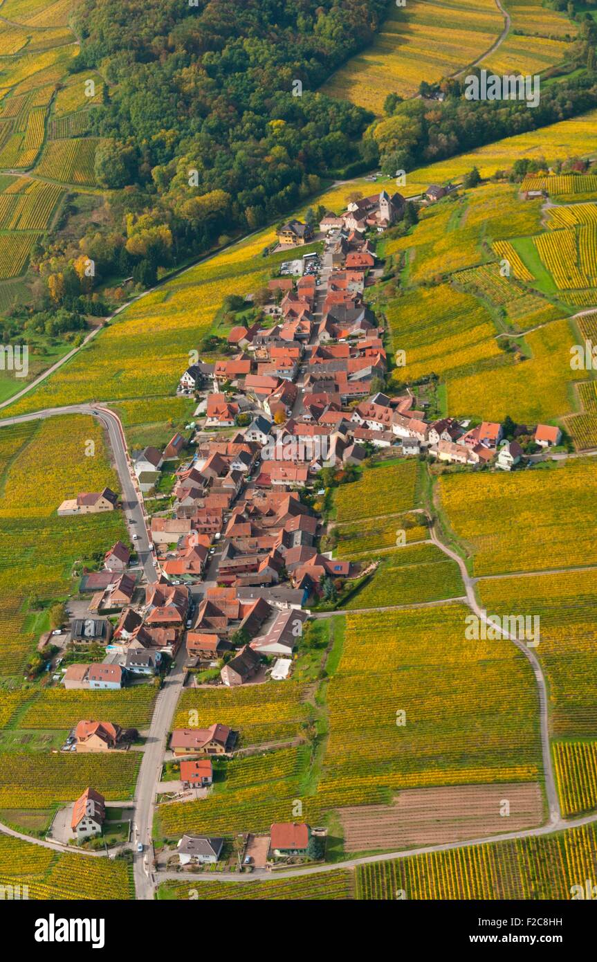 Frankreich, Bas Rhin (67), Weine Road, Dorf Itterswiller (Luftbild) / / Bas Rhin (67), Strecken des Vins, Village de Itterswi Stockfoto