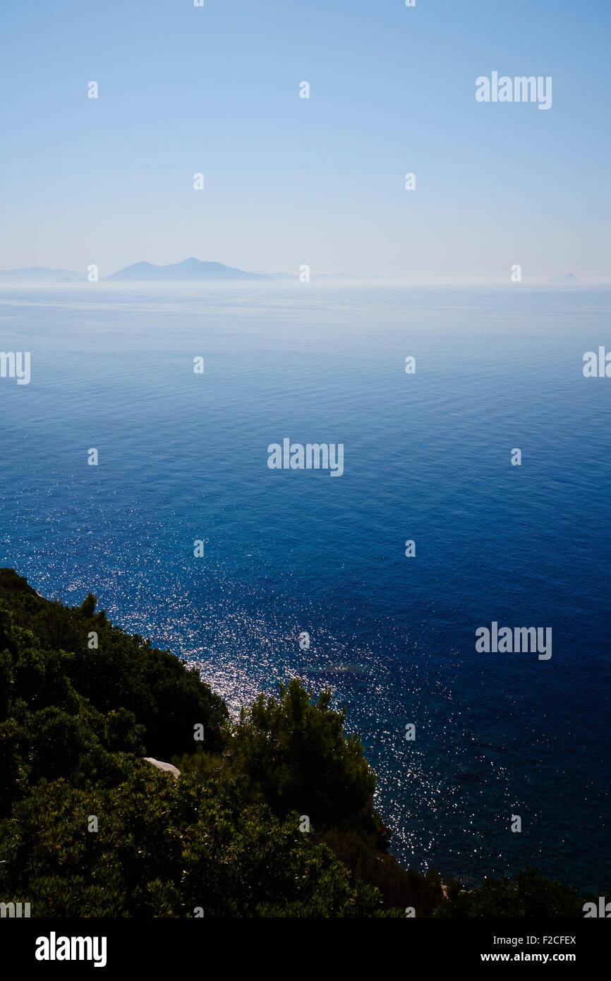 Ägäis, Griechenland, zeigt Fourni in der Ferne, Ikaria im Vordergrund. AKA Ikarischen Meer Stockfoto