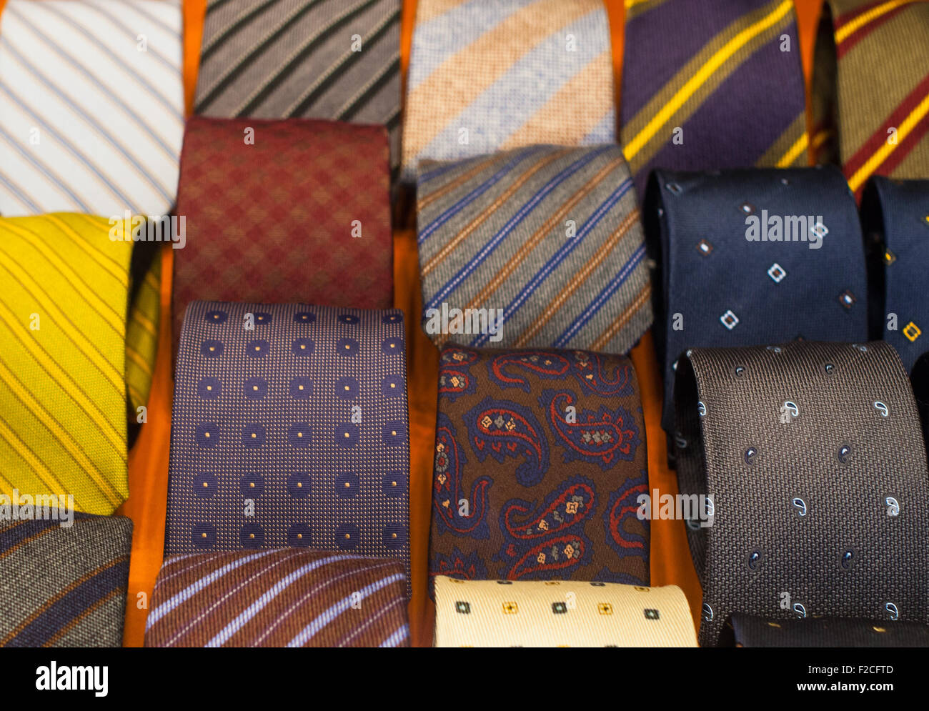 Nahaufnahme von Herren Krawatten in eine Shop-Kleidung Stockfoto
