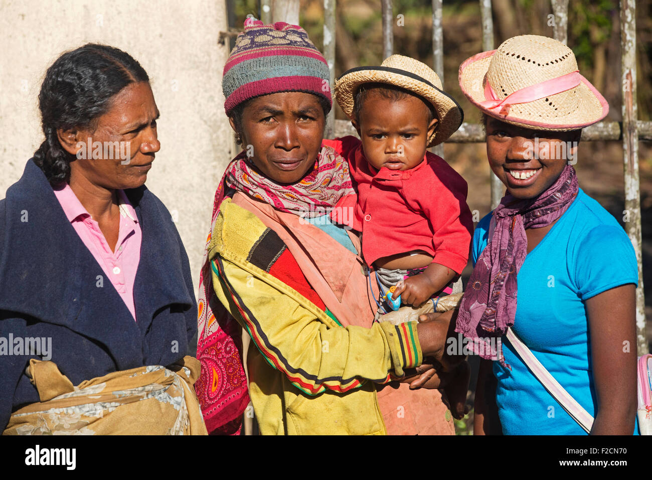 Porträt der madagassischen Frauen mit Kleinkind, Madagaskar, südöstlichen Afrika hautnah Stockfoto
