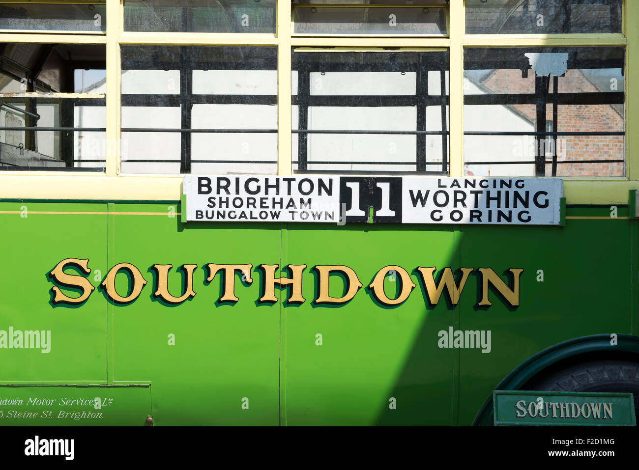 Ein Oldtimer Omnibus mit der "Southdown" grünen und cremefarbenen Lackierung Stockfoto