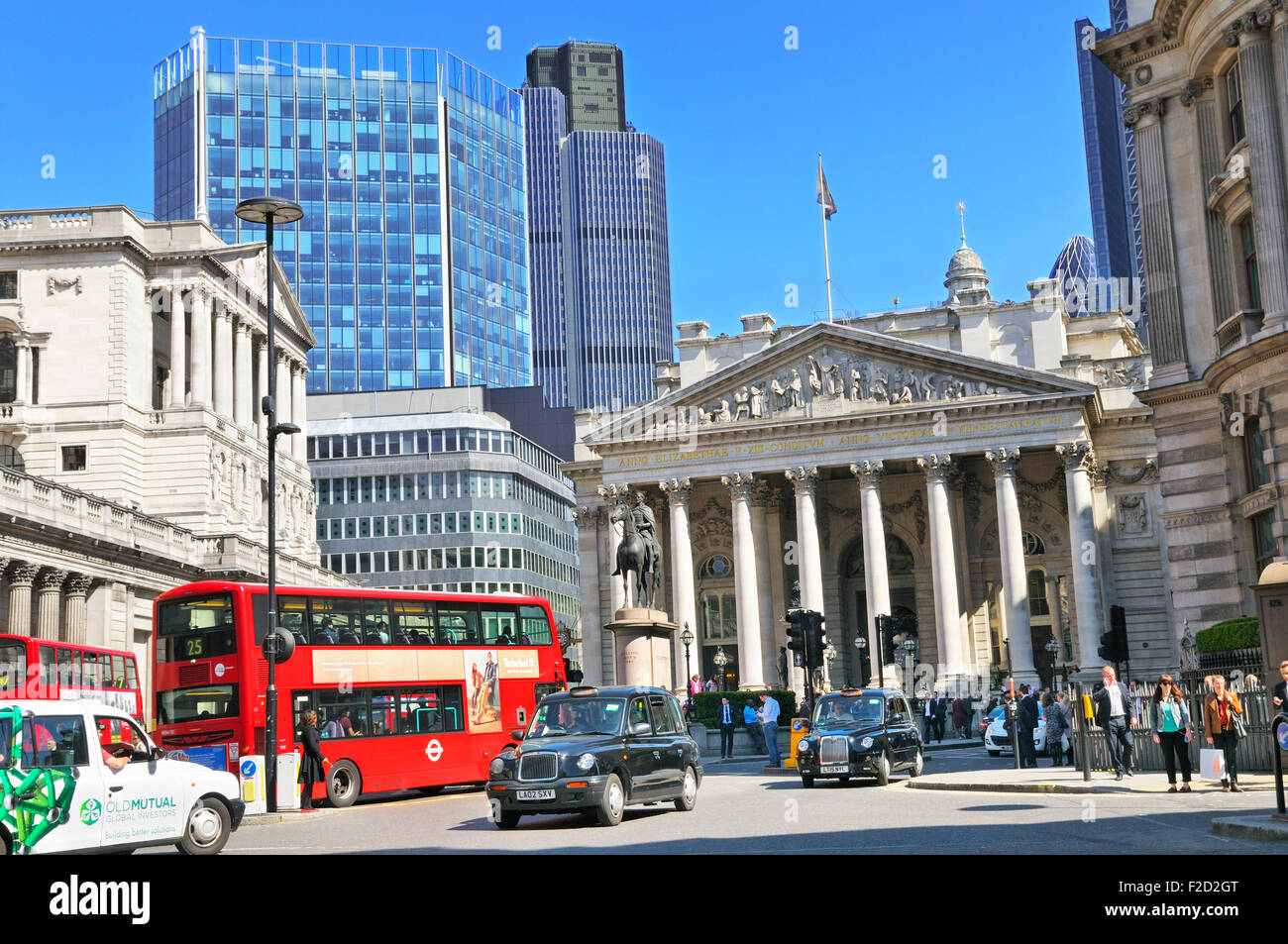 Die Royal Exchange und die Bank of England, Threadneedle Street, City of London, UK Stockfoto