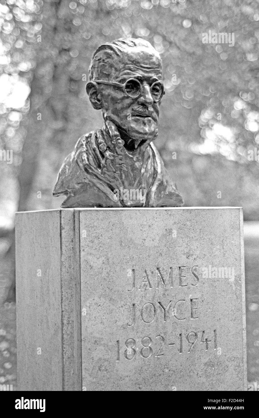 Statue von James Joyce in St. Stephens Green, Dublin, Irland Stockfoto