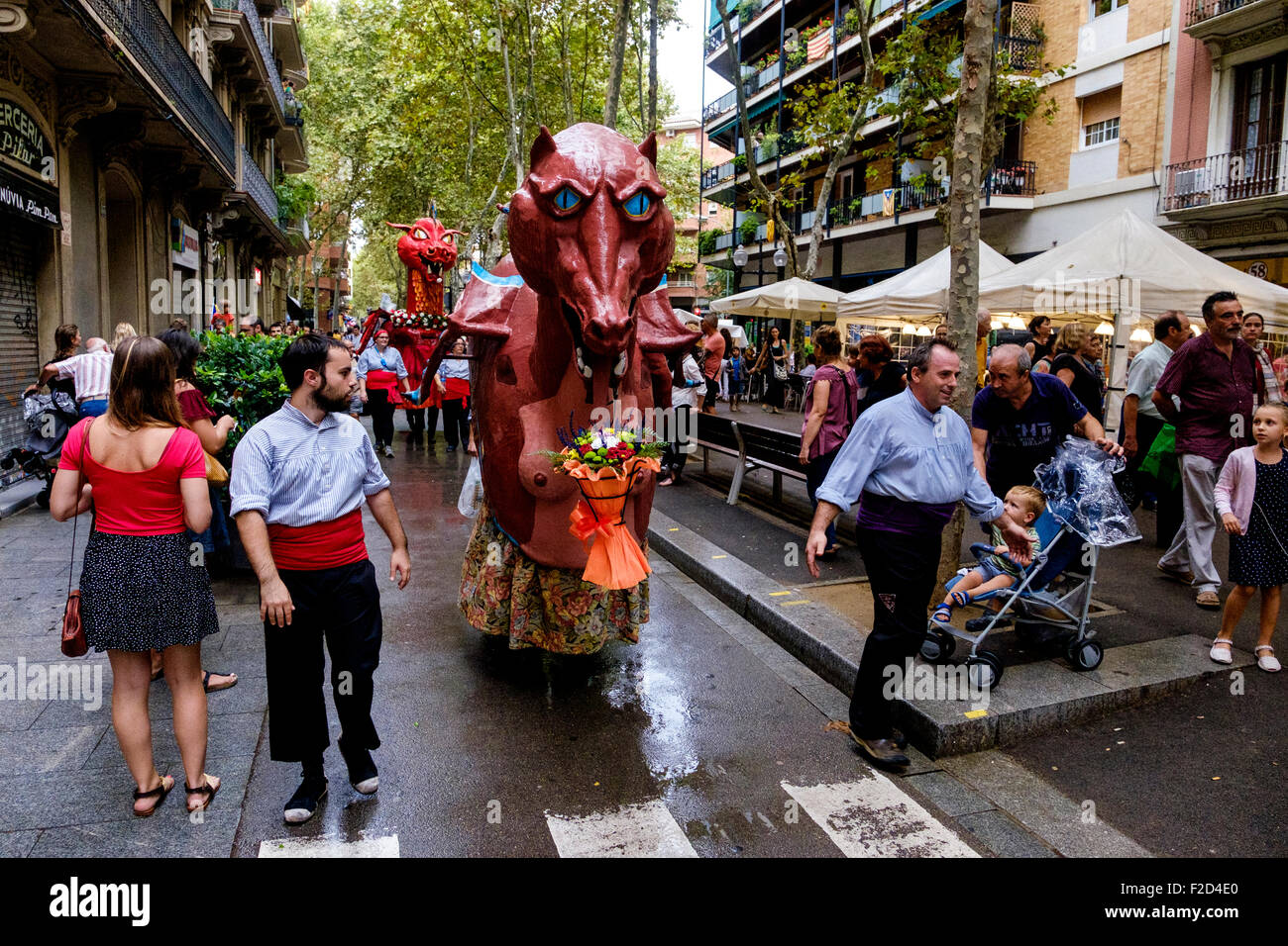 Eine Fiesta in der Rambla del Poblenou, Barcelona, Katalonien, Spanien Stockfoto