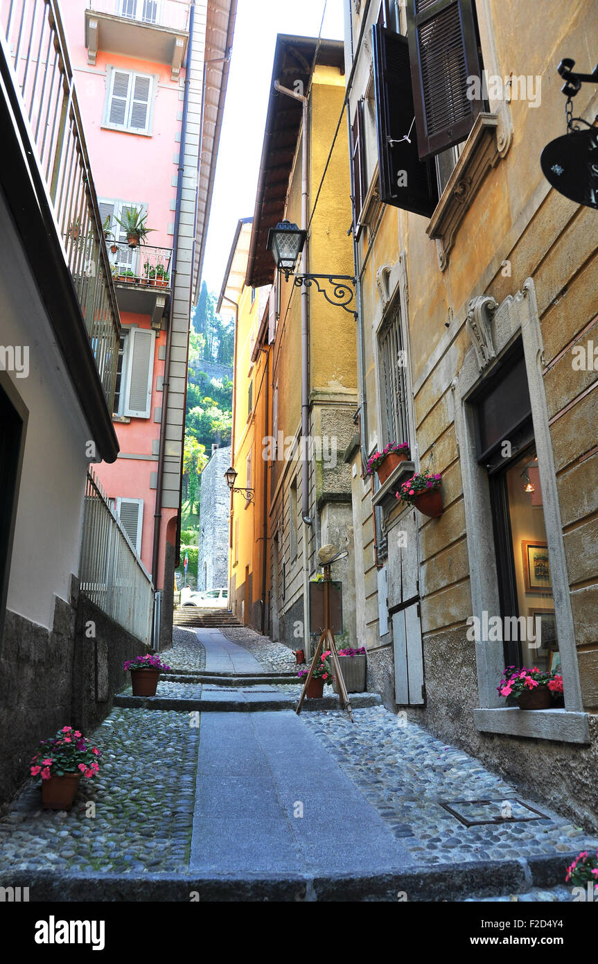 Gasse der Stadt Bellagio am berühmten italienischen Comer See Stockfoto