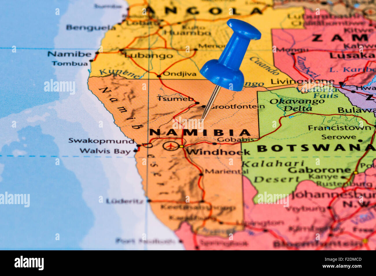 Karte von Namibia mit einem blauen PIN stecken Stockfoto