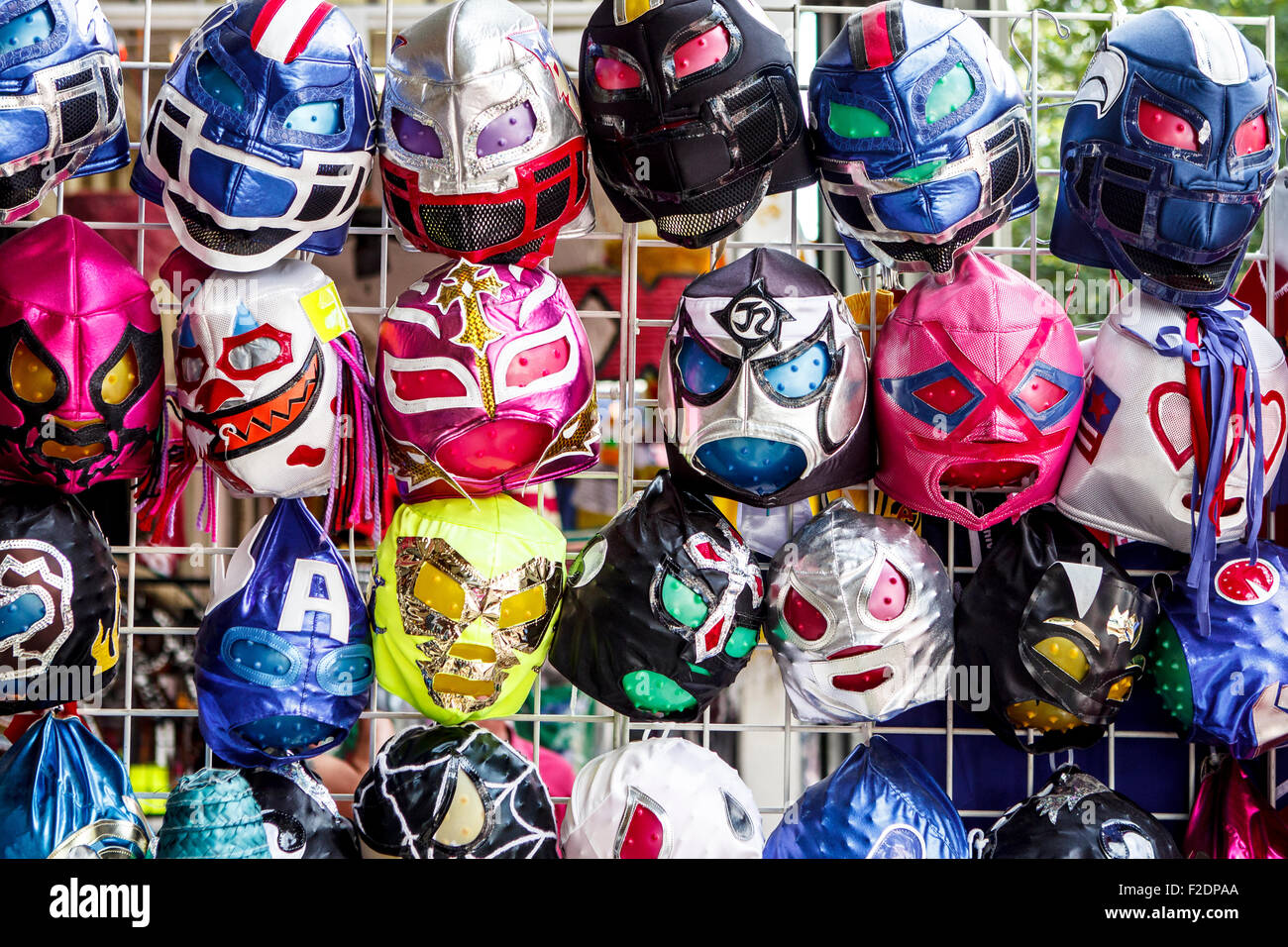 Farbenfrohe mexikanische Wrestling Masken Stockfoto