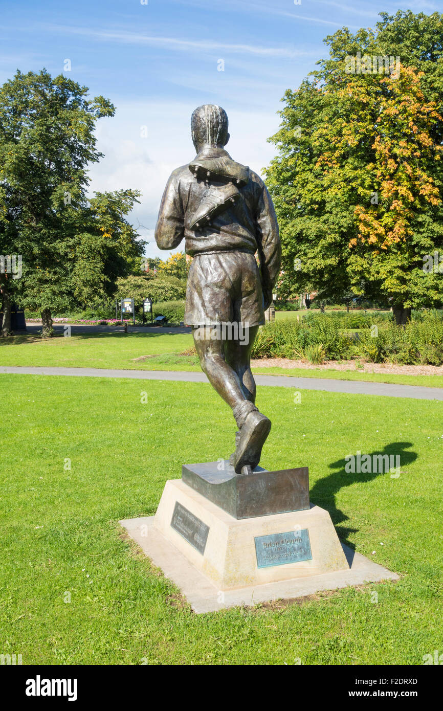 Statue Fußballer und berühmte Manager, Brian Clough, im Albert Park Middlesbrough. England. UK Stockfoto