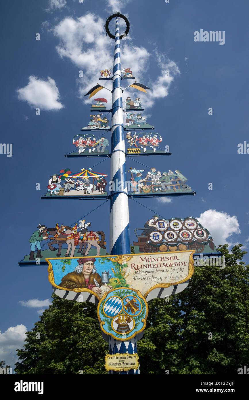 Viktualienmarkt, München, Bayern, Maibaum Stockfoto