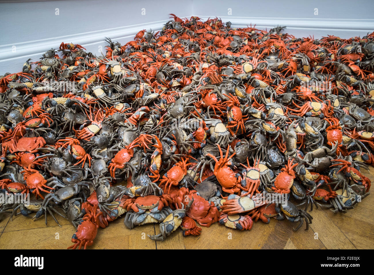 Ai Weiwei, er Xie, 3000 Porzellan Krabben an der Royal Academy of Arts Ausstellung Stockfoto