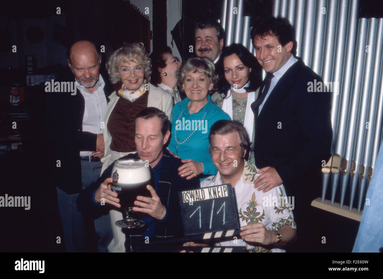 Deutschen Wis (v. l.)/Deutsche Akteure (von links): Ralf Wolter, Mady Rahl, Erika Blumberger, Willy Harlander, Erni Singerl, Claudia Wedekind, Georg Schropp, unten: Hansjörg Felmy, Oswald Kneip. Deutschland 1980er/1980er Jahre. 24 x 36 DiaV 91 Stockfoto