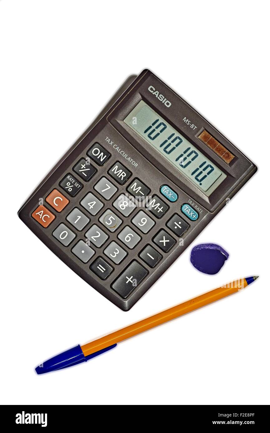 Solar Powered Calculator und blauen Kugelschreiber mit blauer Tinte Fleck Stockfoto