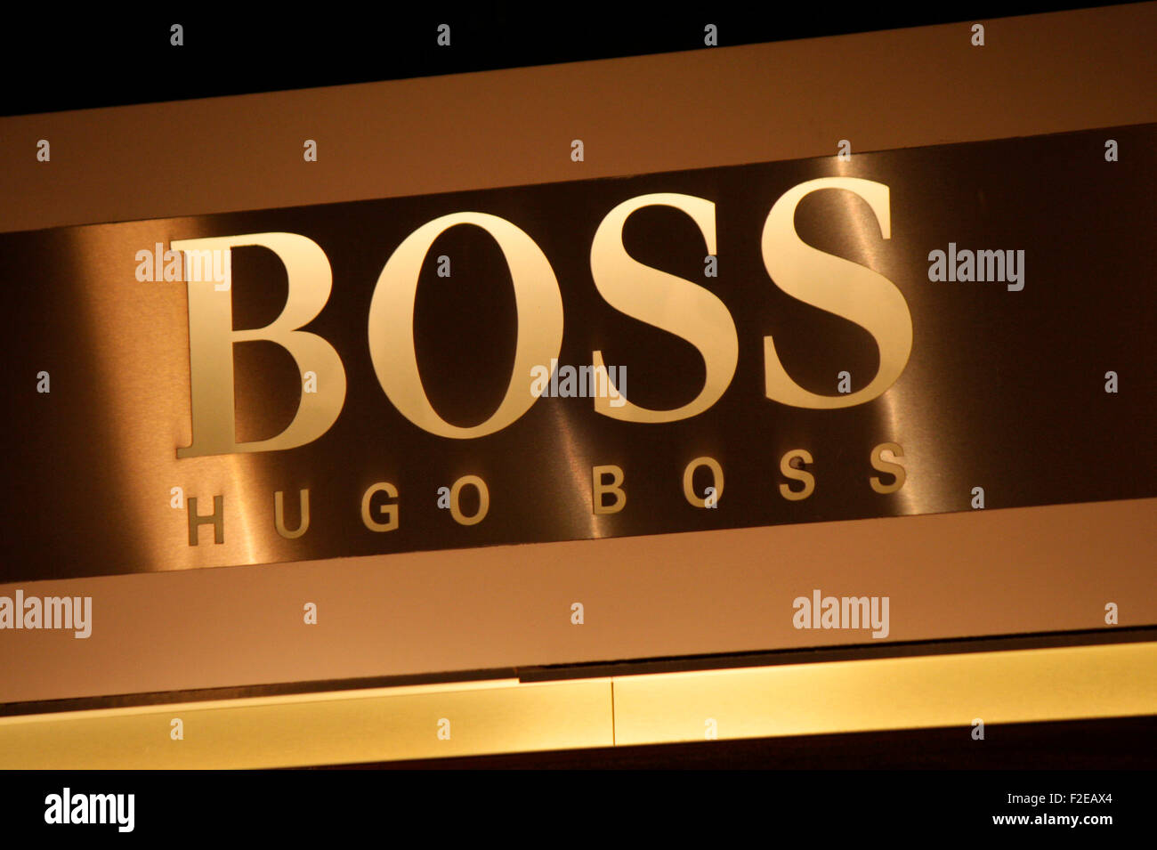 Hugo boss -Fotos und -Bildmaterial in hoher Auflösung – Alamy