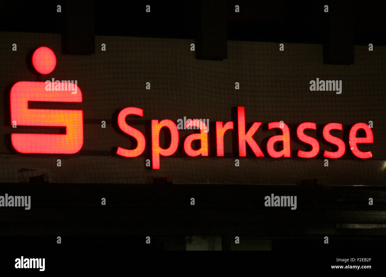 NOVEMBER 2013 - BERLIN: Marken: das Logo der deutschen Bank "Sparkasse", Berlin. Stockfoto
