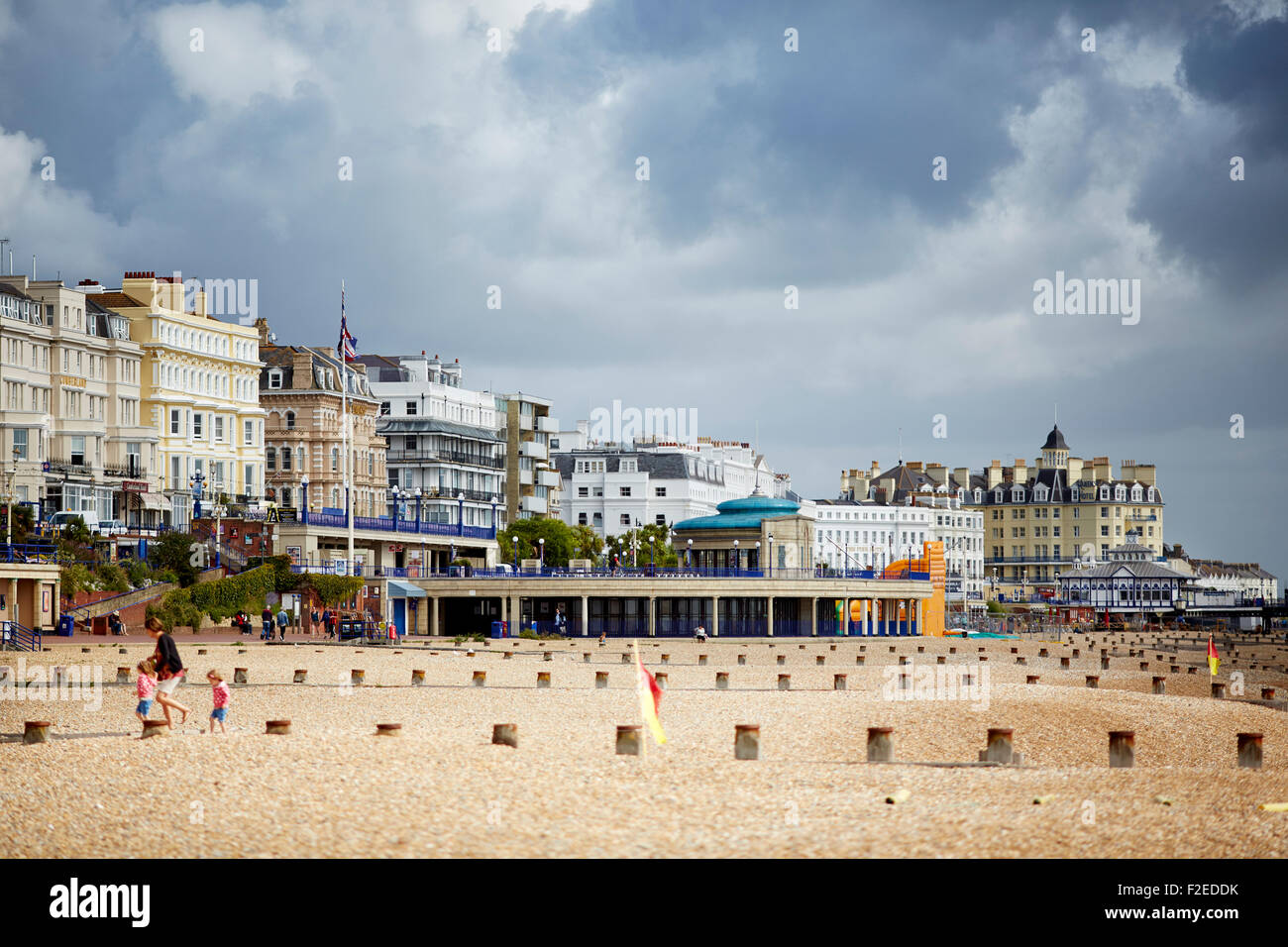 Hotels am Meer in in Eastbourne, East Sussex, auf der Süd Küste von England UK Großbritannien britische Großbritannien Europa Eu Stockfoto