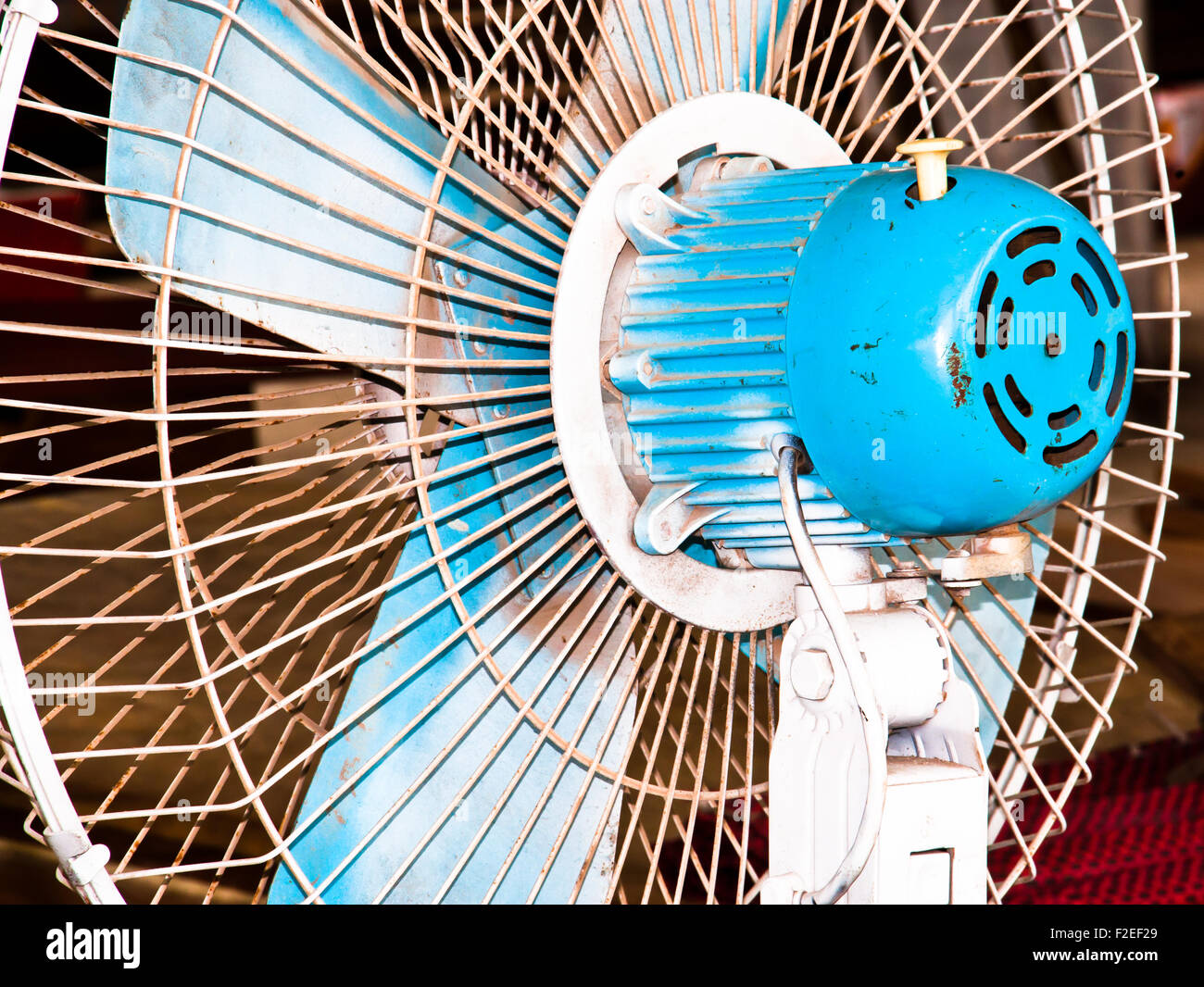 Ventilator, eine sehr alte Ansicht von der Rückseite des Ventilators. Stockfoto