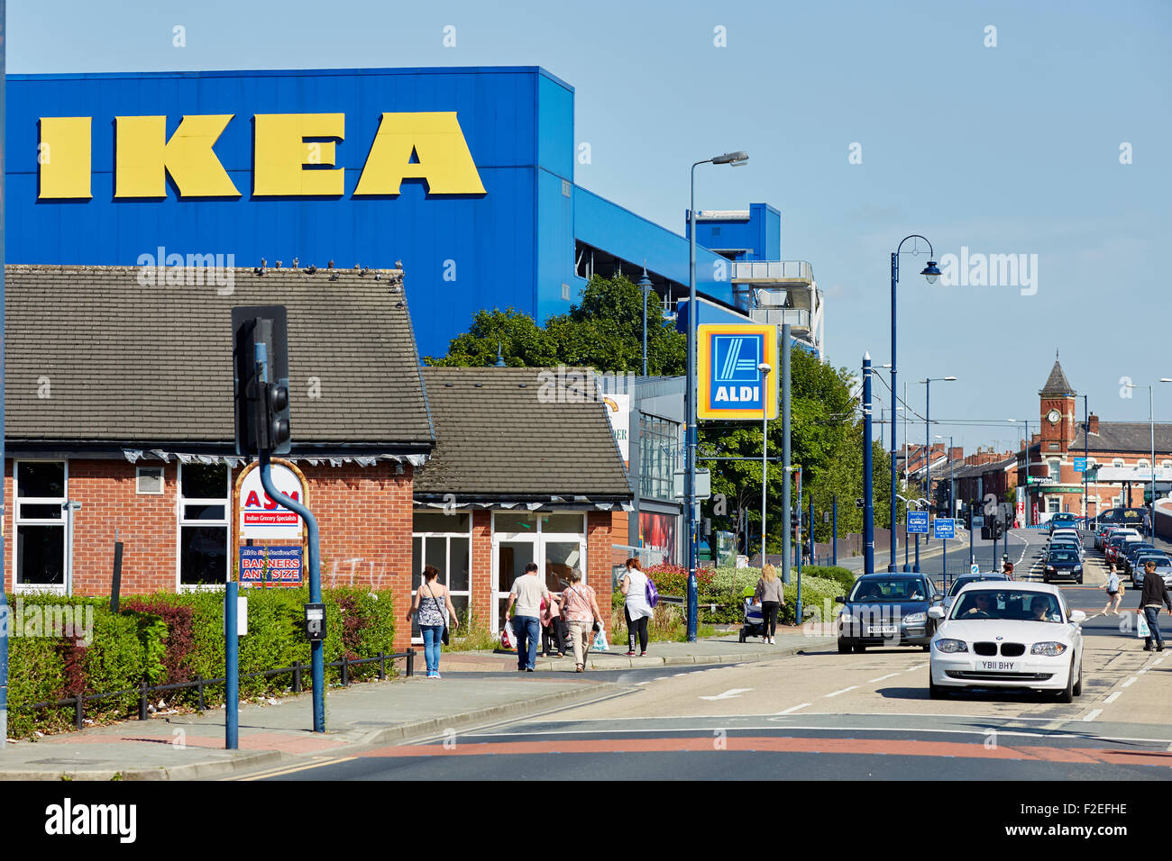 IKEA Möbel Shop außen an einem sonnigen Tag im Aston-unter-Lyne Tameside Gtr Manchester Uk Stockfoto