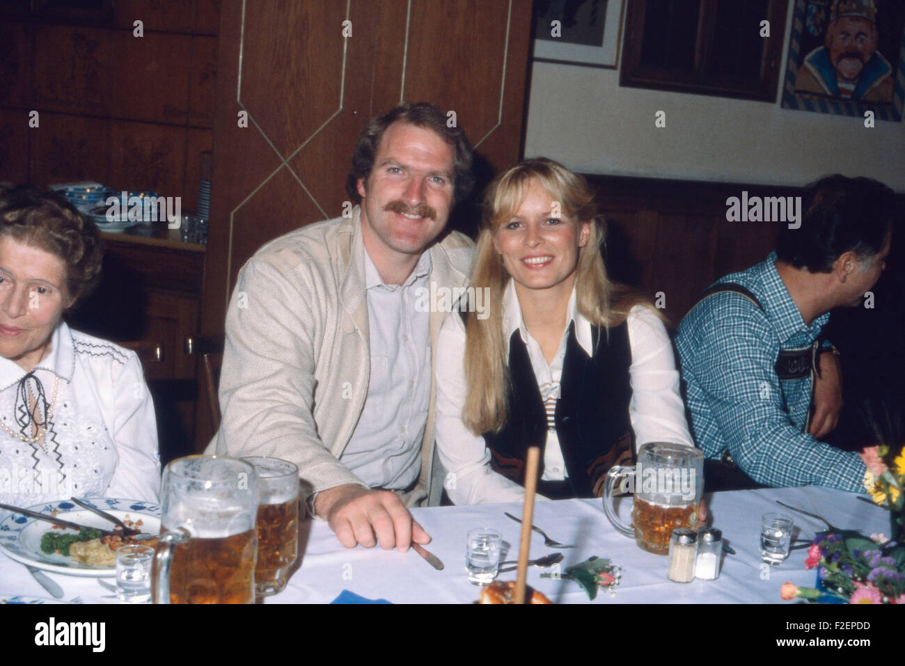 Das Schauspielerehepaar Bernhard Helfrich Und Mona Freiberg