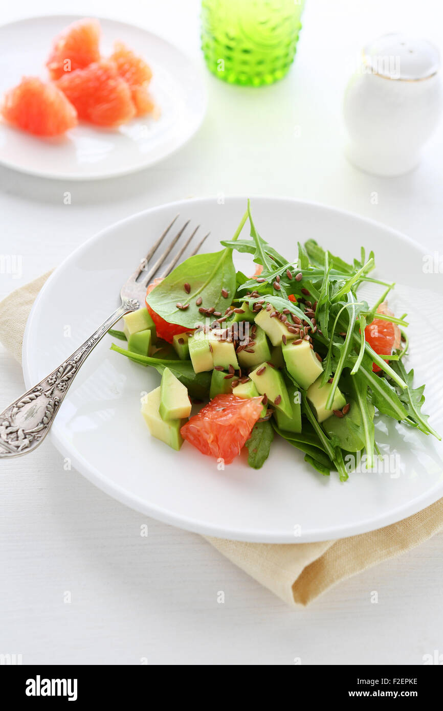 Salat mit Avocado und Grapefruit. Essen Stockfoto