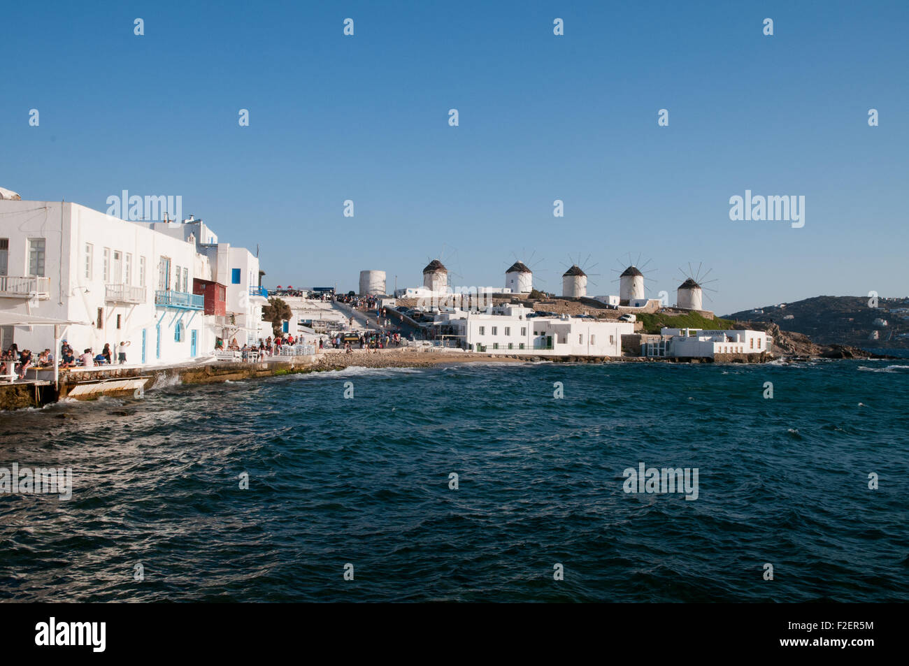 Wenig Venedig Bezirk von Mykonos-Stadt am Abend, Kato Mili Alter Windmühlen, Griechenland Stockfoto