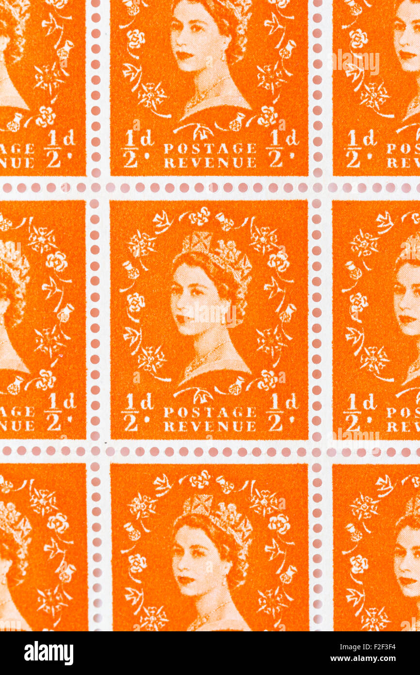 Blatt 1950 der Britischen Royal Mail ½d orange Briefmarken aus dem Wildings endgültige Ausgabe mit Portrait von Königin Elizabeth II. Stockfoto