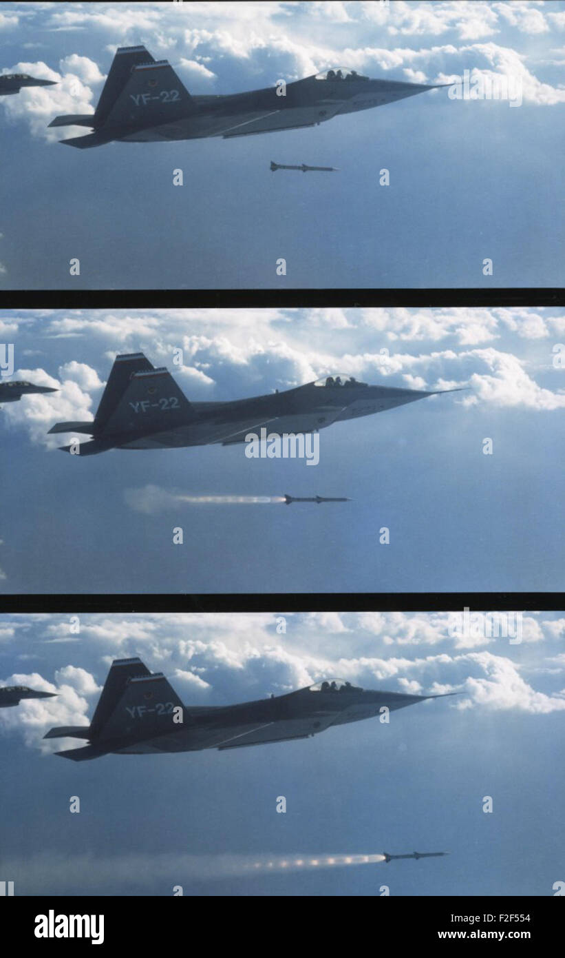 Die Lockheed YF-22, die im Dezember 1990 getestet wurde, war ein Prototyp des Kampfflugzeugs, das zur Entwicklung der F-22 Raptor führte. Es war Teil des Advanced Tactical Fighter-Programms der US Air Force und zeigte modernste Tarntechnologie und Hochleistungsfähigkeiten. Stockfoto