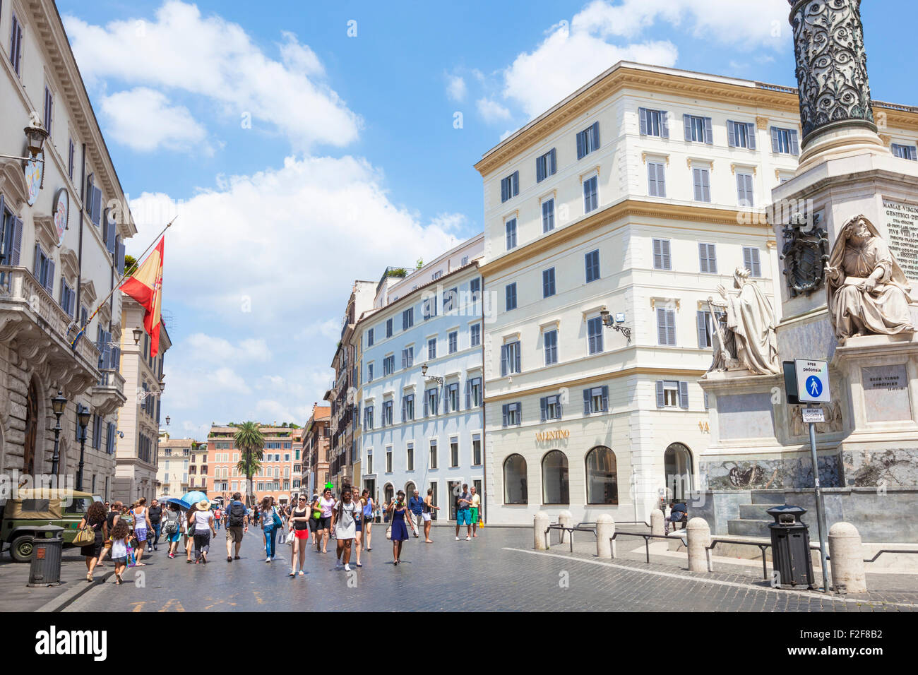 die Spalte von der Unbefleckten Empfängnis in der Piazza Mignanelli Piazza di Spagna und die spanische Botschaft Rom Italien EU Europa Stockfoto