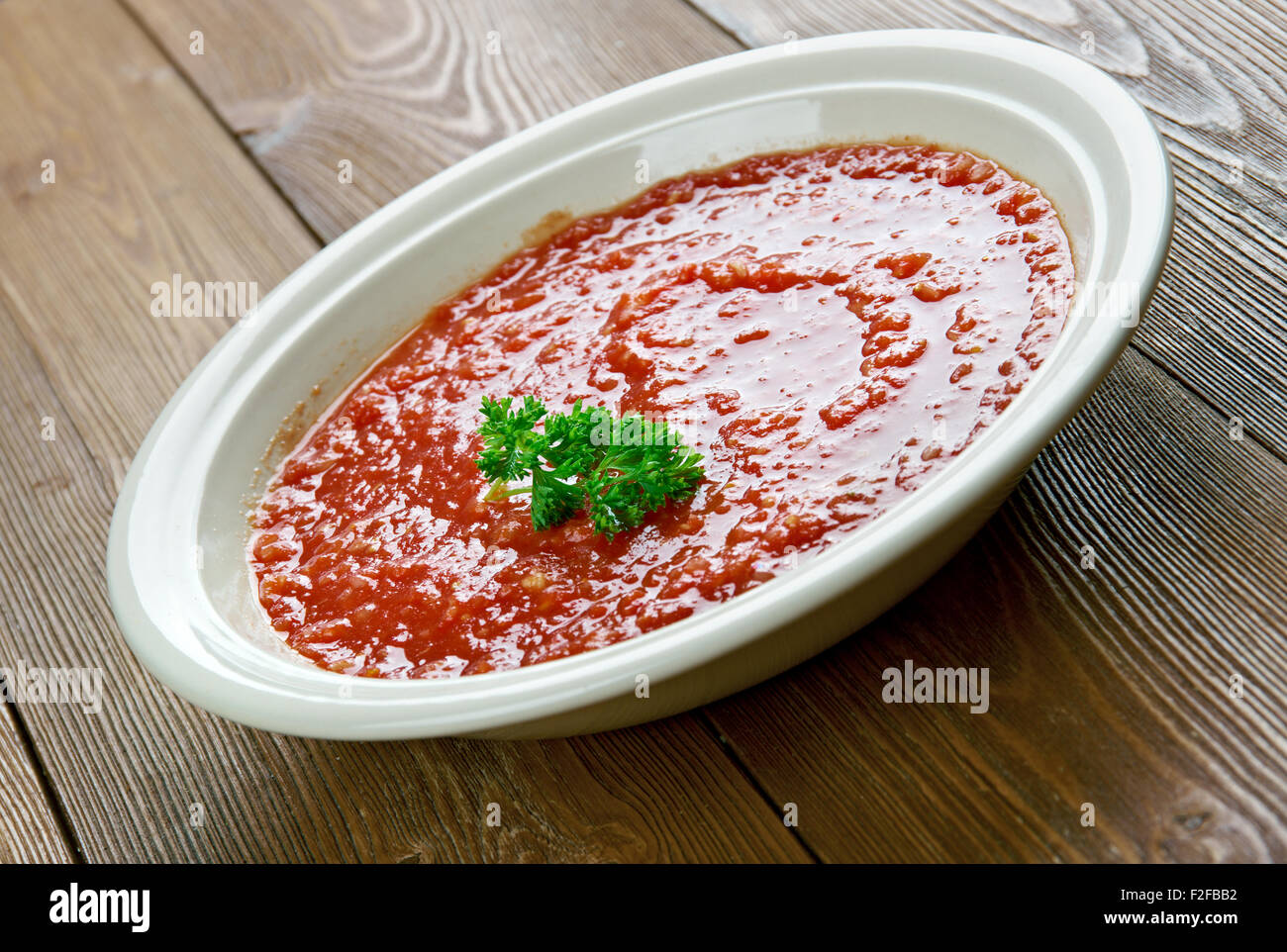 Suppe aus gerösteten Tomaten und Zwiebeln. Australische Küche Stockfoto