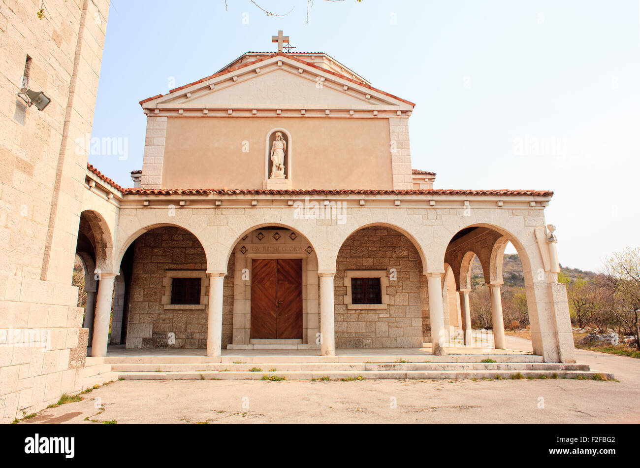 Foto von San Giovanni Battista Kirche, San Giovanni di Duino - Italien Stockfoto