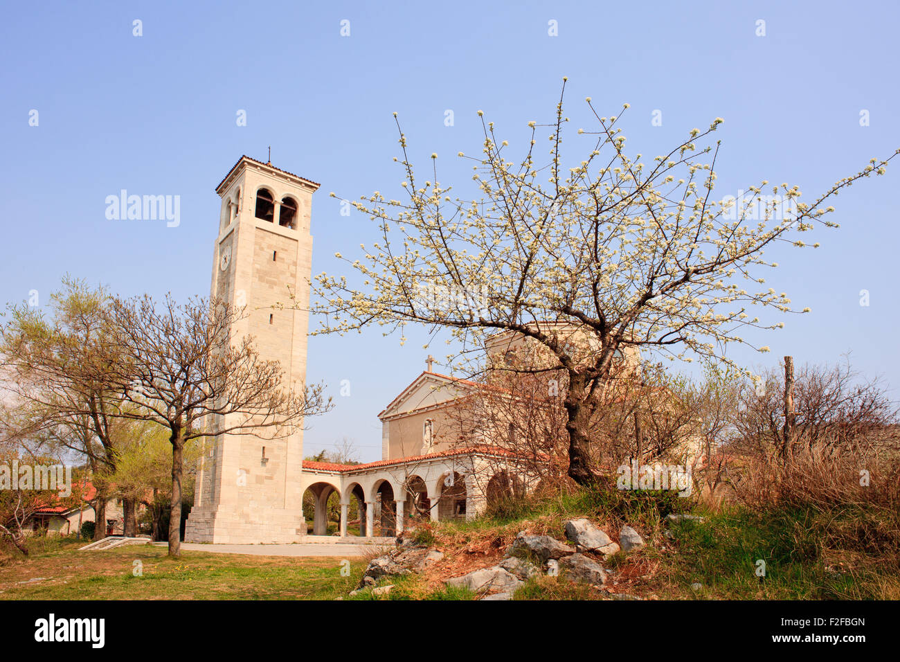 Foto von San Giovanni Battista Kirche, San Giovanni di Duino - Italien Stockfoto