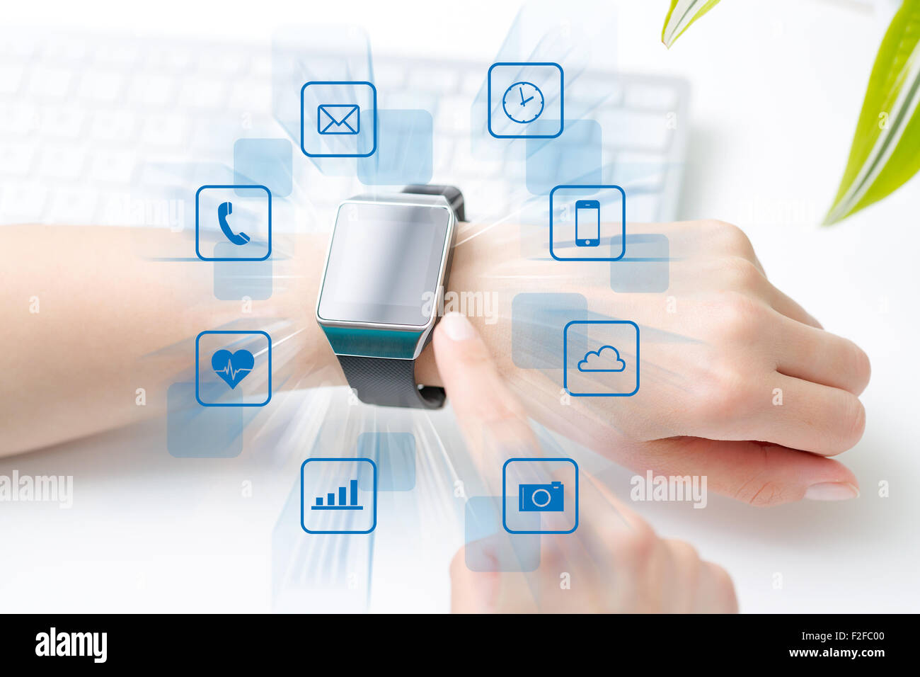 Tragen Touchscreen Smartwatch mit app-Symbole. Abstrakte Smartwatch Konzept. Stockfoto