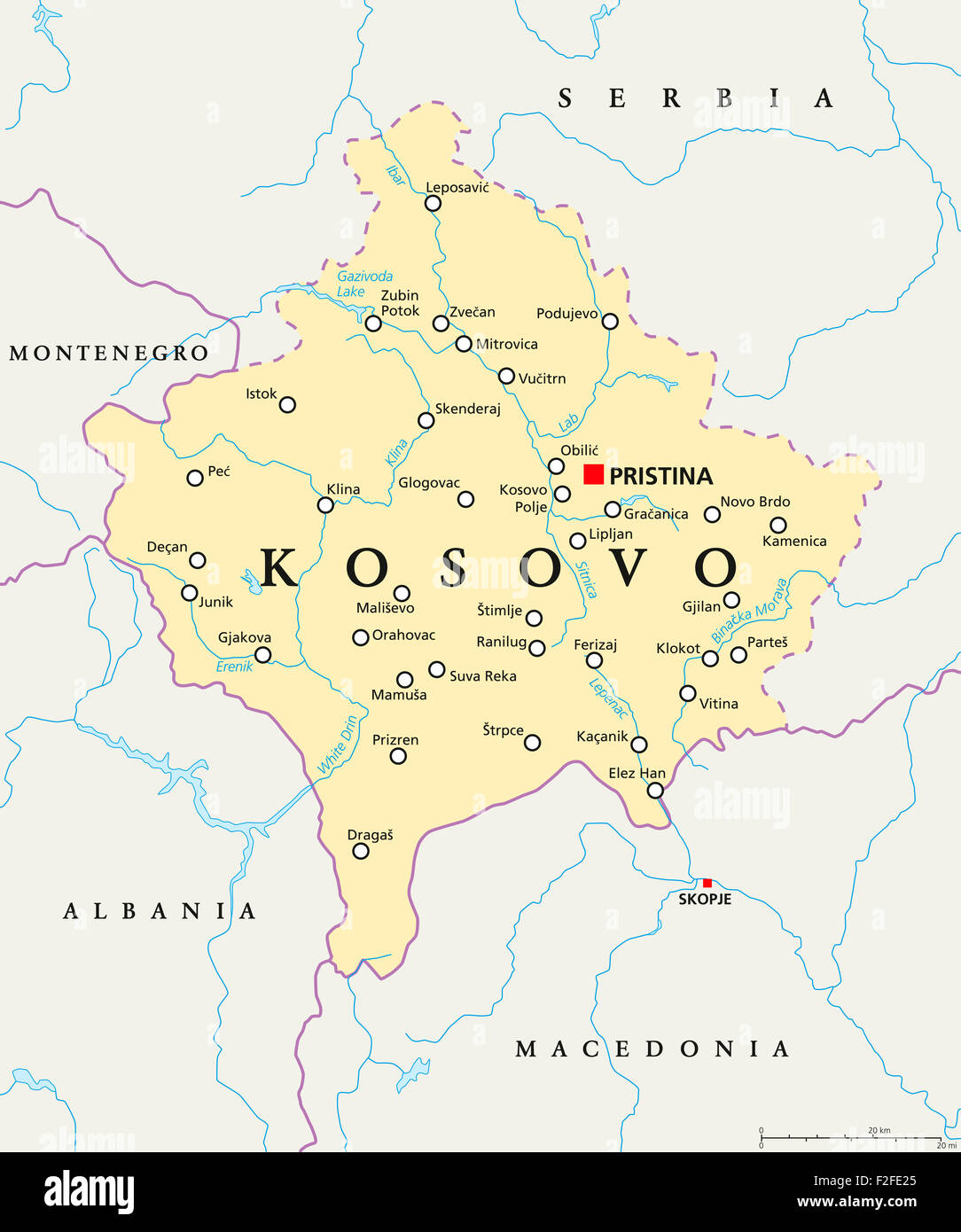 Kosovo politische Karte mit Hauptstadt Pristina, Landesgrenzen, wichtige Städte, Flüsse und Seen. Englische Beschriftung und Skalierung. Stockfoto