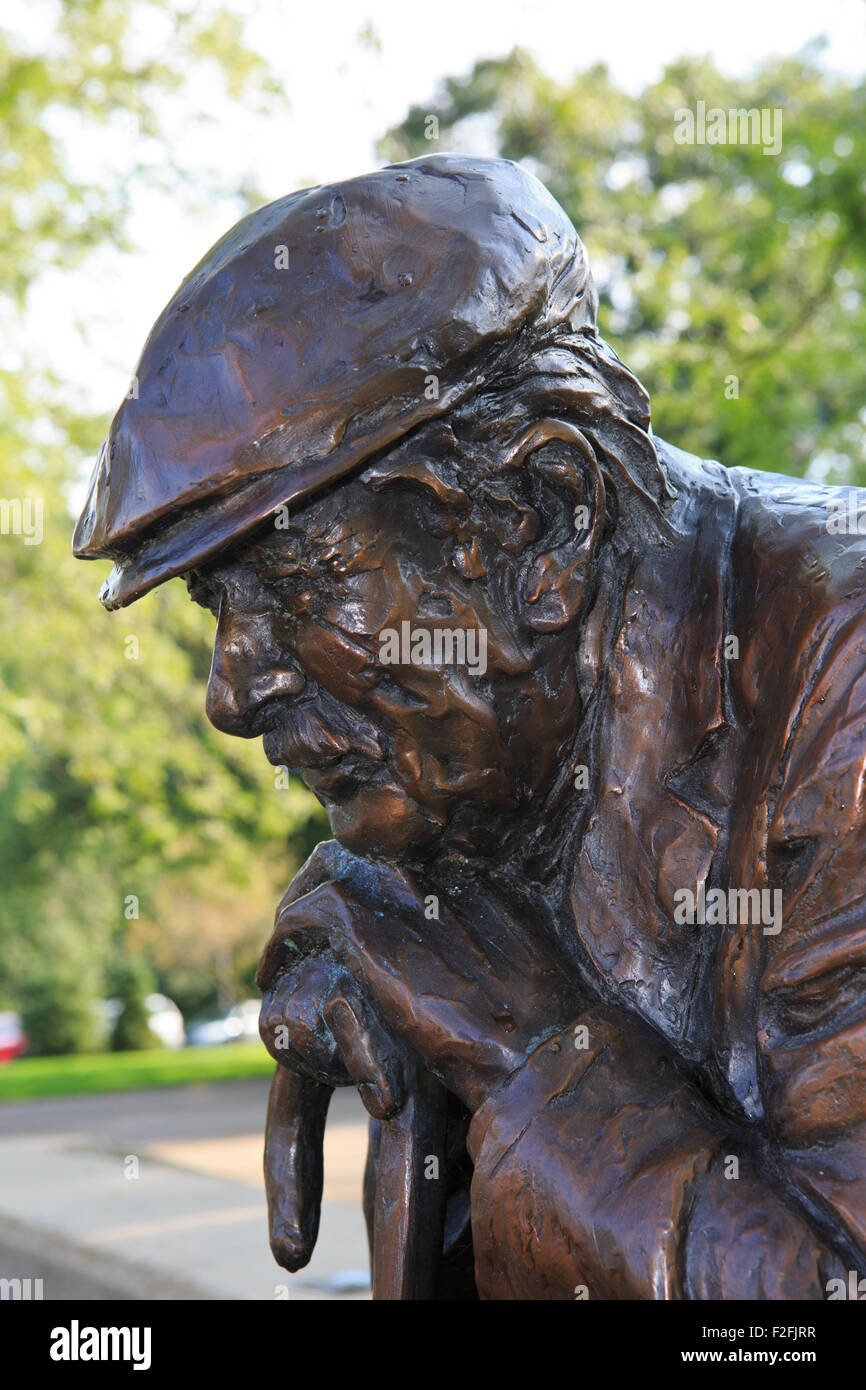 Nahaufnahme der Glenna Goodacre Statue "Alter Mann und sein Hund" Stockfoto
