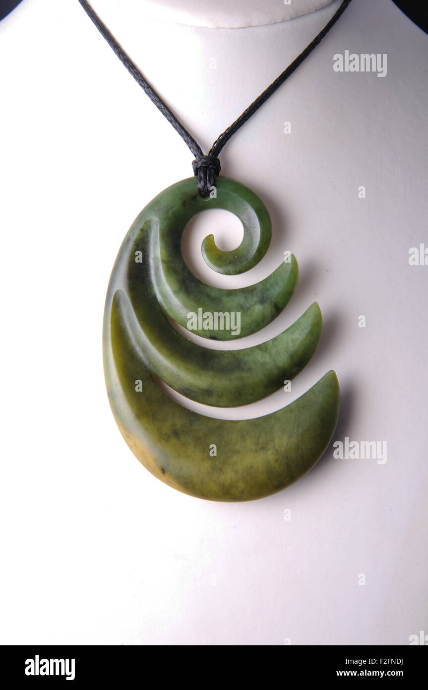 Typische jade Anhänger für touristische Souvenirs, West Coast, Südinsel, Neuseeland Stockfoto